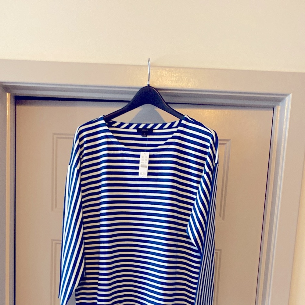 Women’s J. Crew Long Sleeve Knee Length Dress with front pockets. Brand New !!